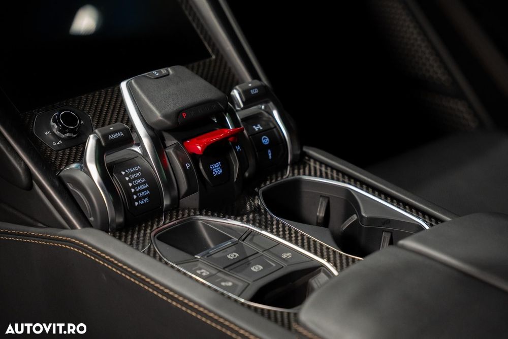 Lamborghini URUS - 29