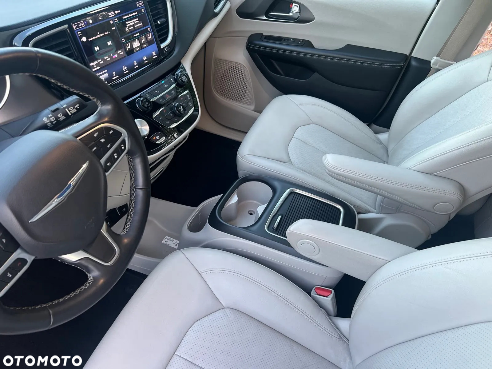 Chrysler Pacifica - 25