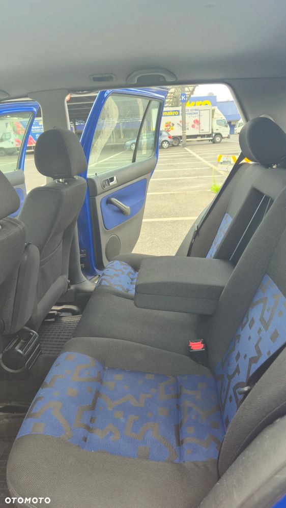 Volkswagen Golf 1.6 Comfortline - 17