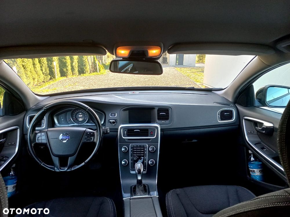 Volvo V60 D2 Geartronic Powershift Edition - 19