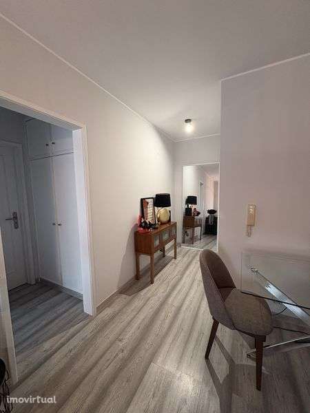 Apartamento T1 mobilado junto ao El Corte Ingles - Grande imagem: 2/9