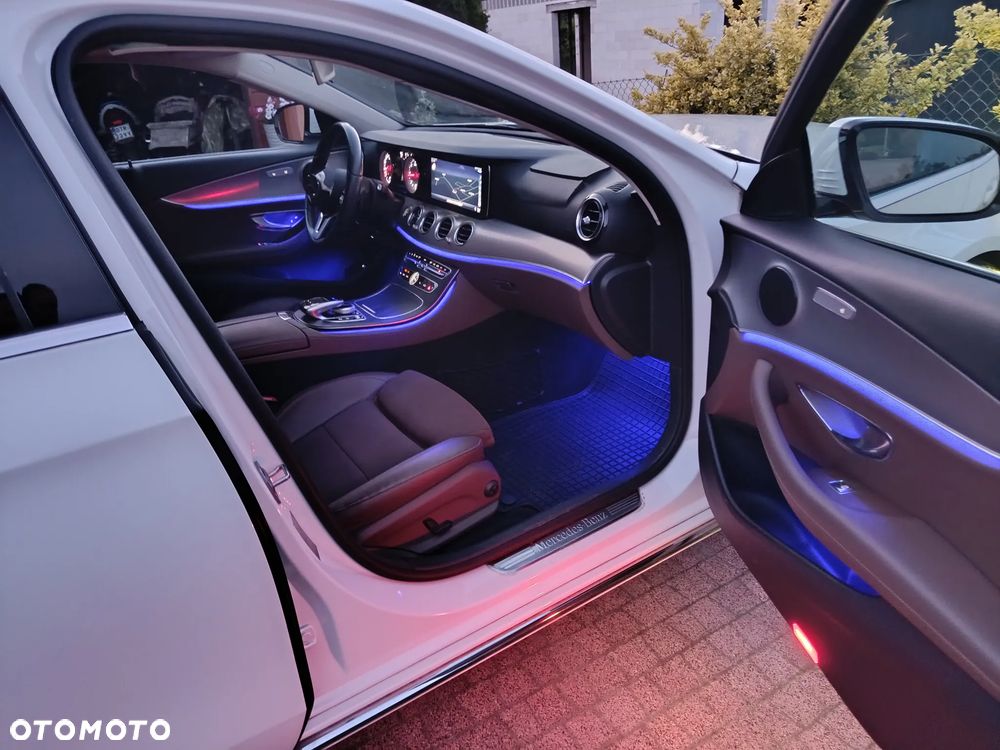 Mercedes-Benz Klasa E 220 d 9G-TRONIC - 38
