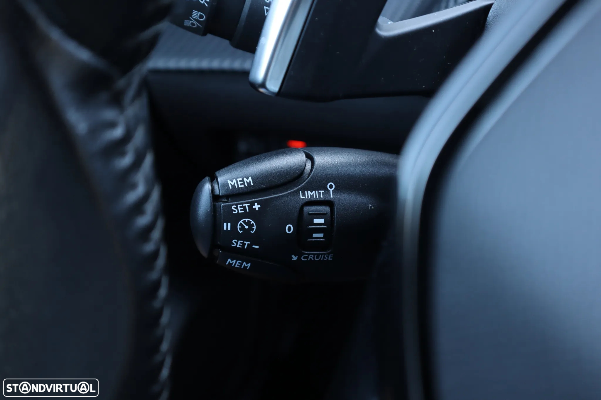 Peugeot 208 1.2 PureTech Allure EAT8 - 17