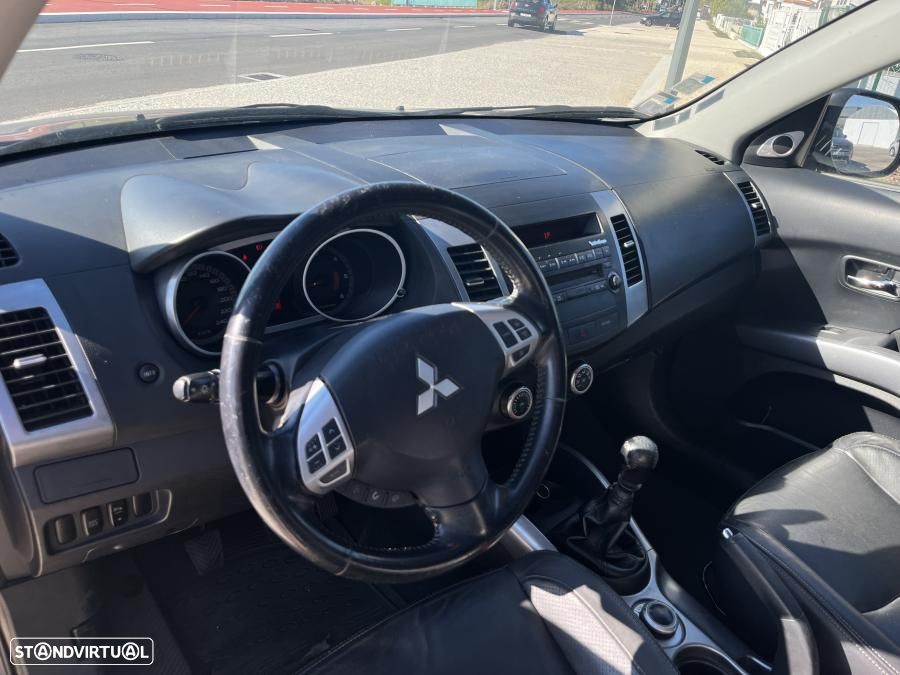 Mitsubishi Outlander 2.0 DI-D Intense+ 4WD - 3