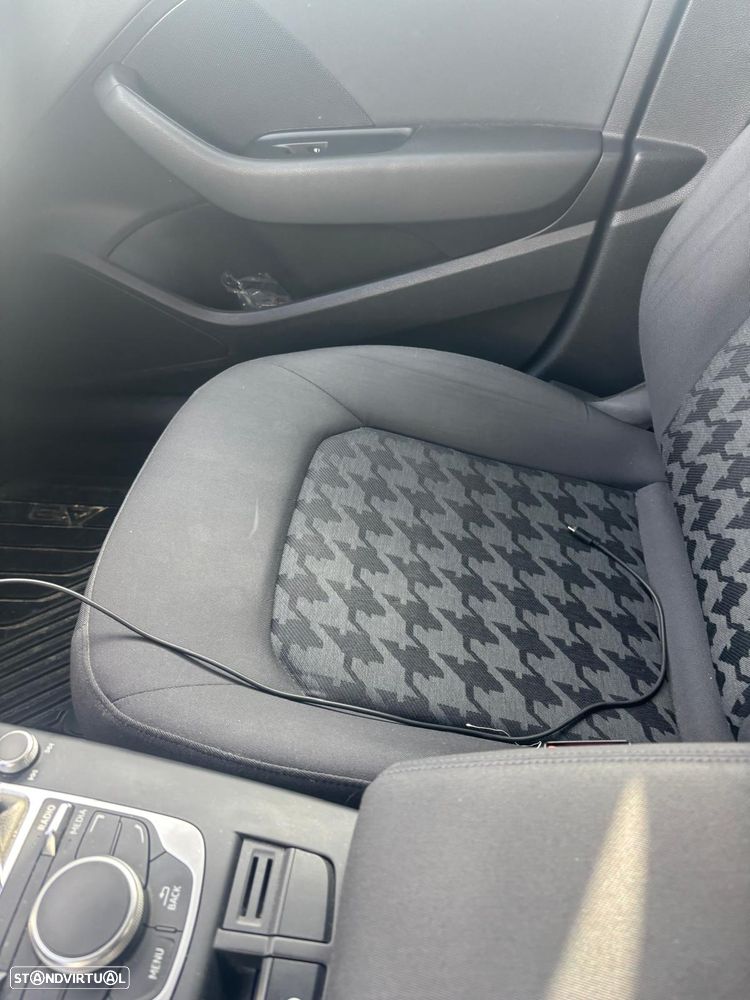 Audi A3 Sportback 1.6 TDI Attraction Ultra - 11