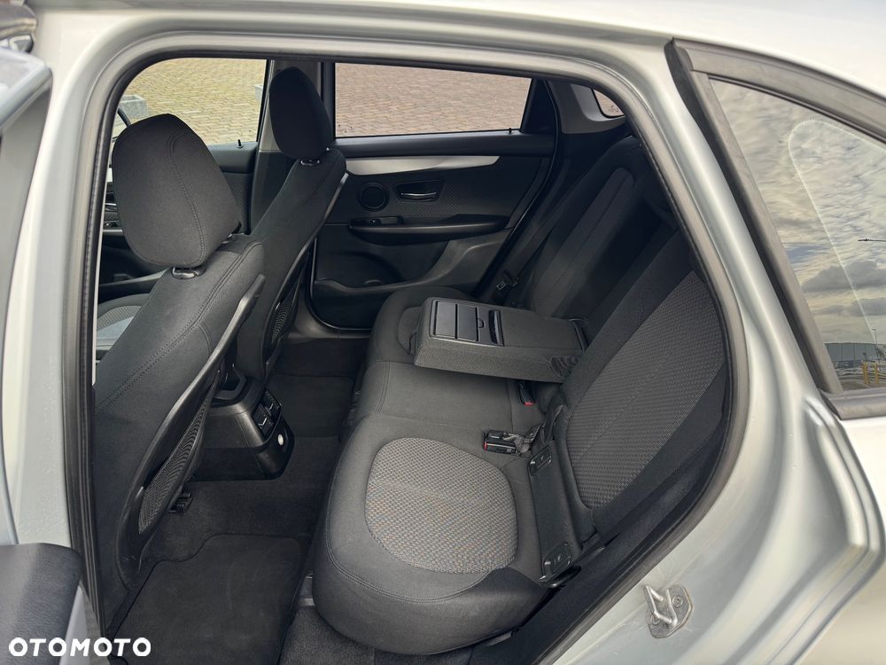 BMW Seria 2 218d xDrive - 25