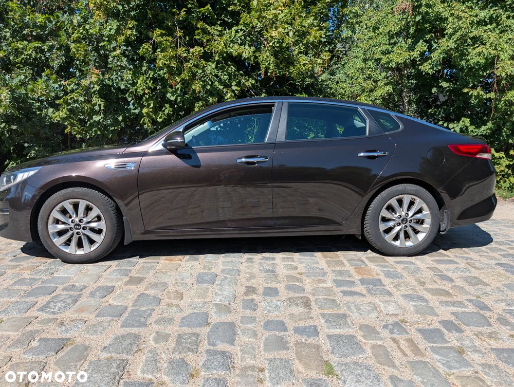 Kia Optima 2.0 L - 2