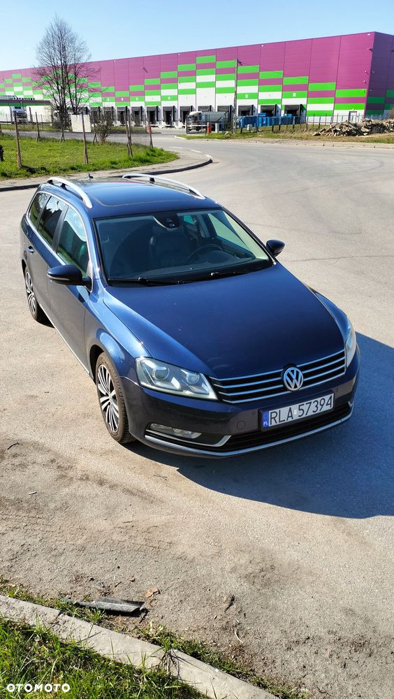 Volkswagen Passat - 1