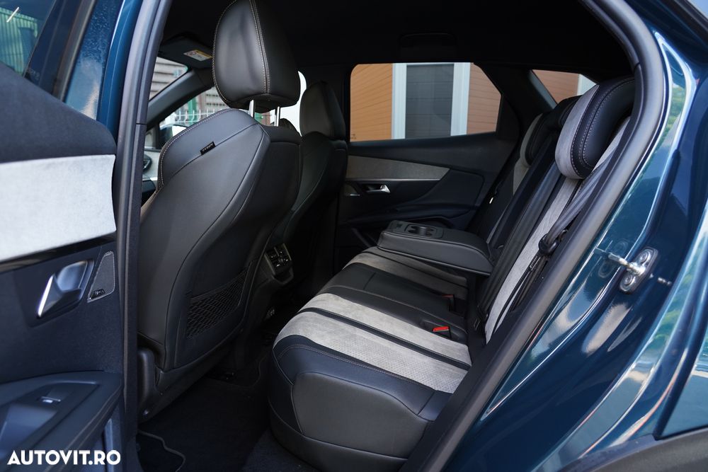 Peugeot 3008 PHEV EAT8 4X4 GT Pack - 32
