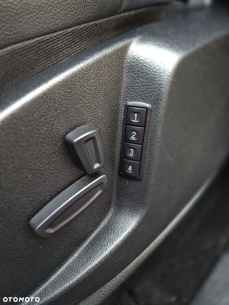 Ford S-Max - 24