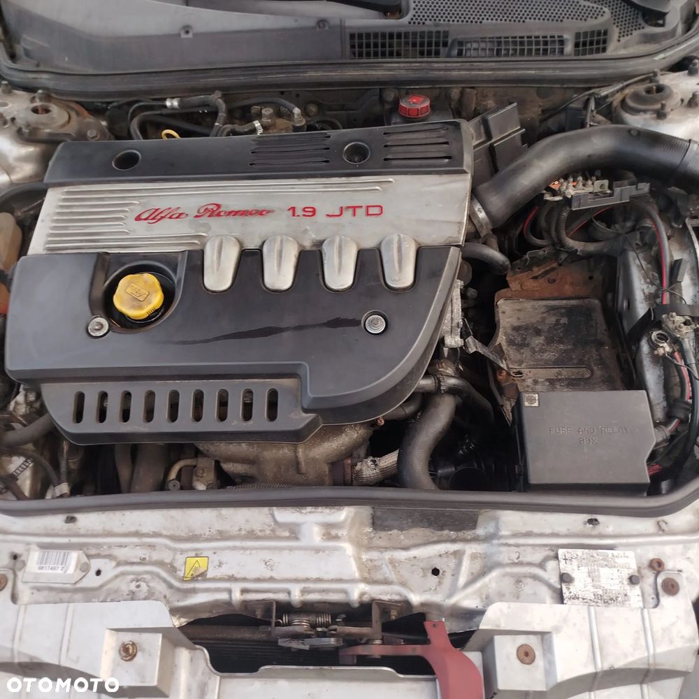 Alfa Romeo  147 na części . - 6
