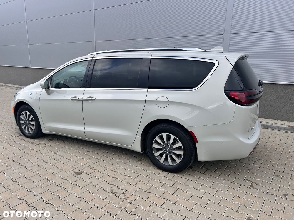 Chrysler Pacifica - 11