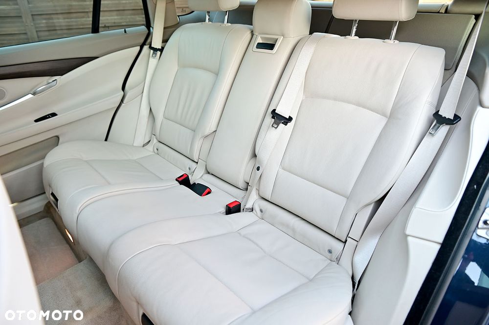 BMW Seria 5 530d xDrive - 29