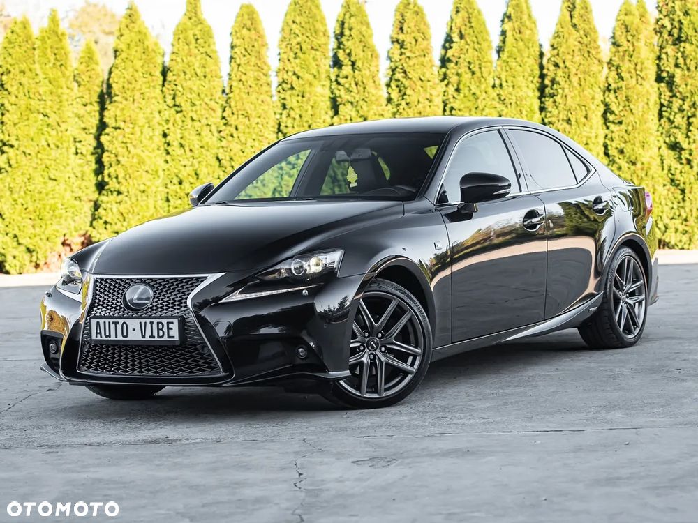 Lexus IS 300h F Sport - 6