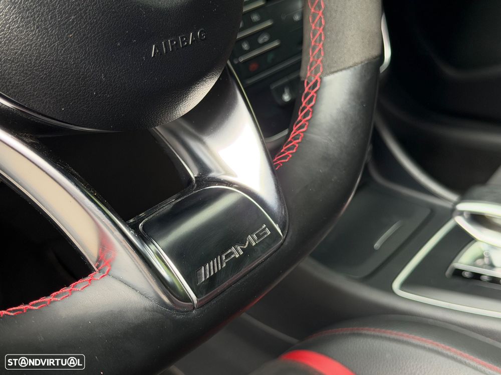 Mercedes-Benz CLA 45 AMG 4Matic 7G-DCT - 34