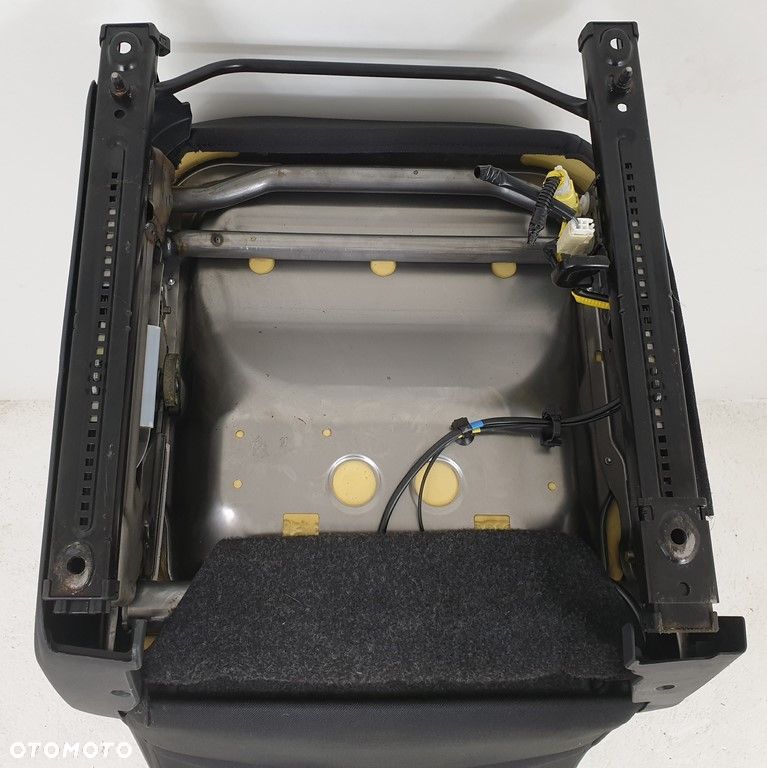 FOTEL PRAWY PASAŻERA SUZUKI SPLASH OPEL AGILA B - 7