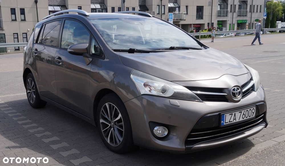 Toyota Verso 1.8 Prestige MS 7os EU6 - 1