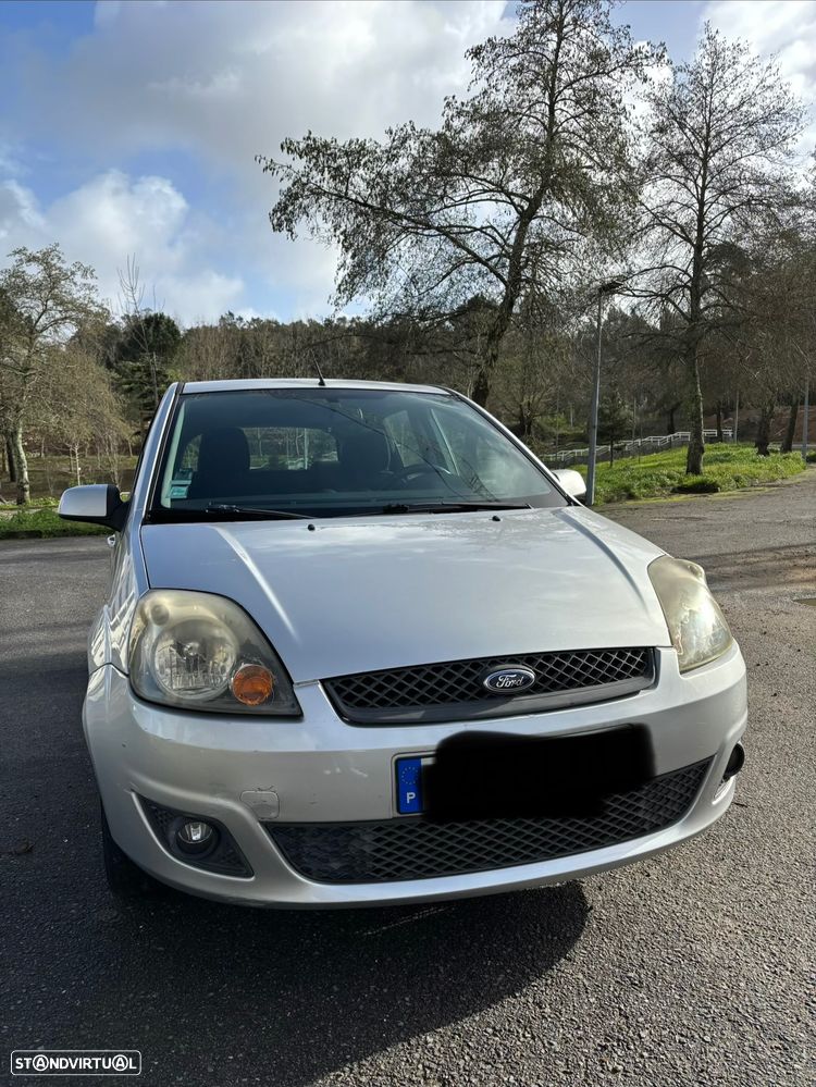 Ford Fiesta 1.4 TDCI Ambiente - 2