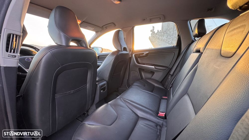 Volvo XC 60 2.0 D3 Summum Geartronic - 7