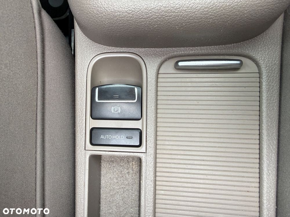 Volkswagen Tiguan - 19