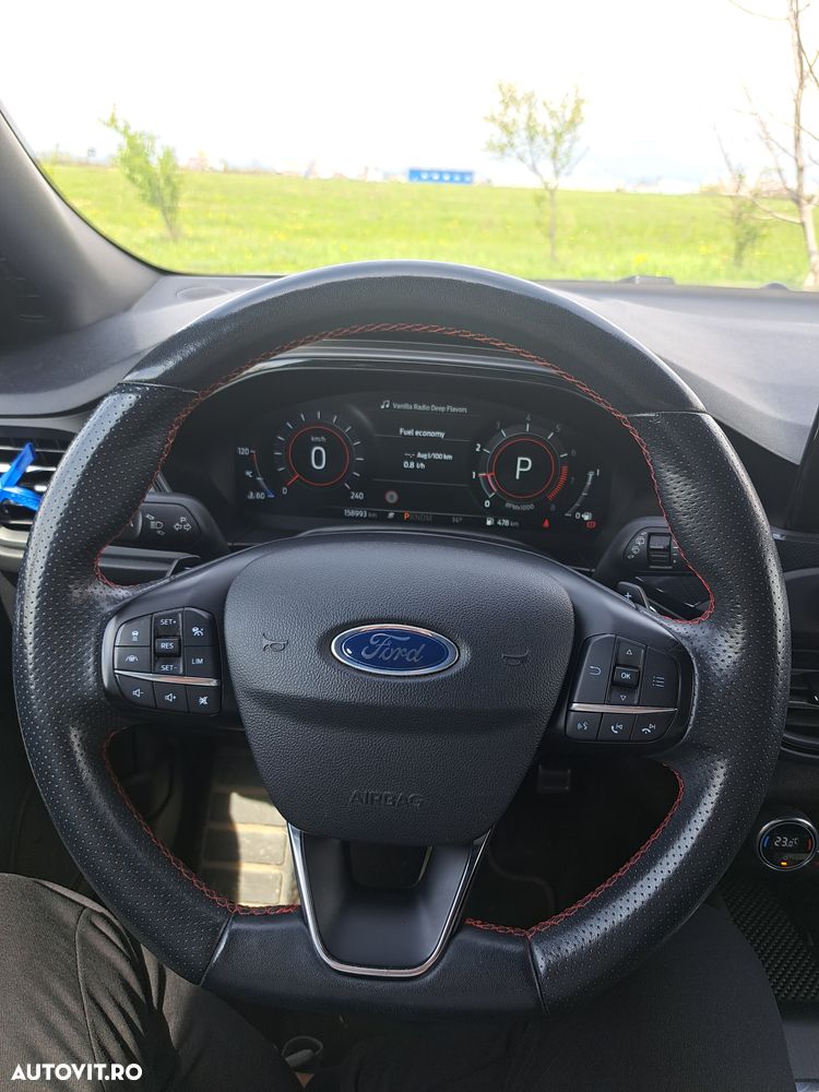 Ford Focus 1.5 EcoBoost ST-Line - 12