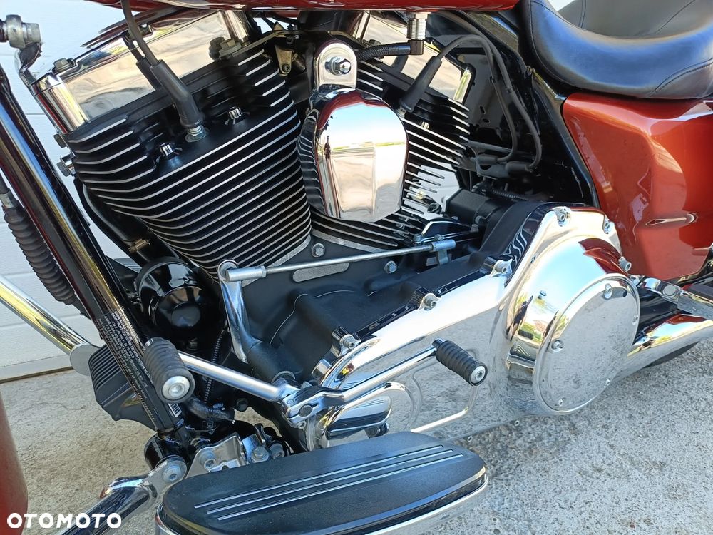 Harley-Davidson Touring Street Glide - 35