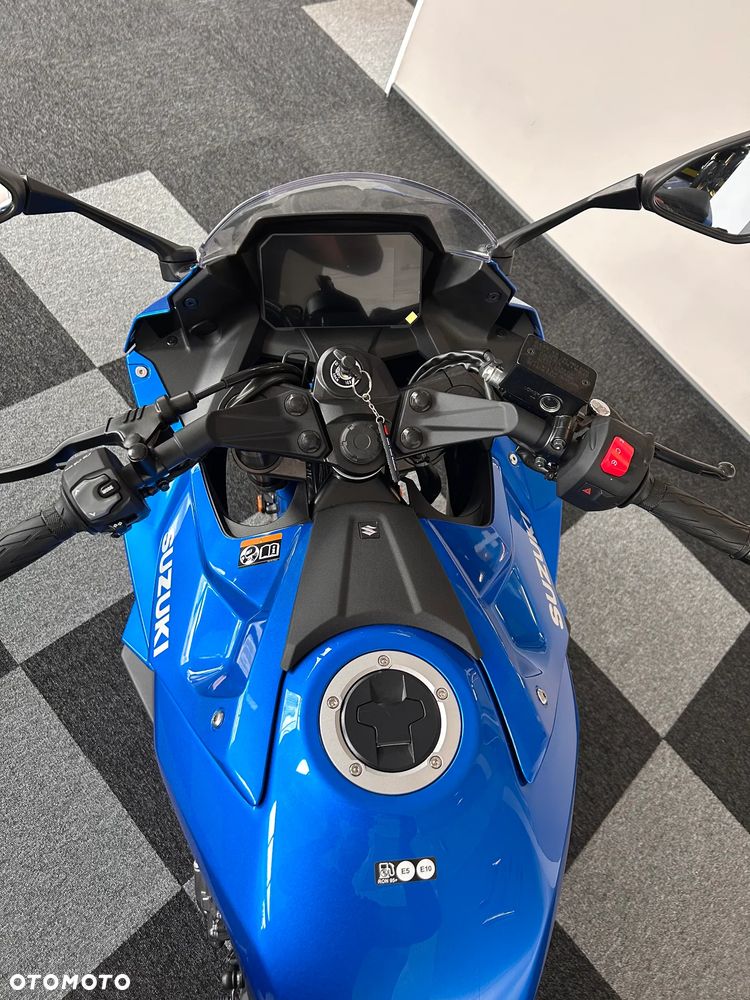 Suzuki GSX - 2