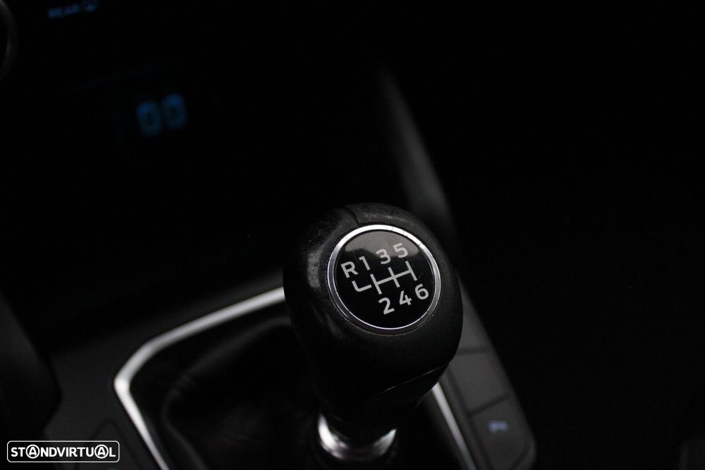 Ford Focus SW 1.5 TDCi EcoBlue Connected - 24