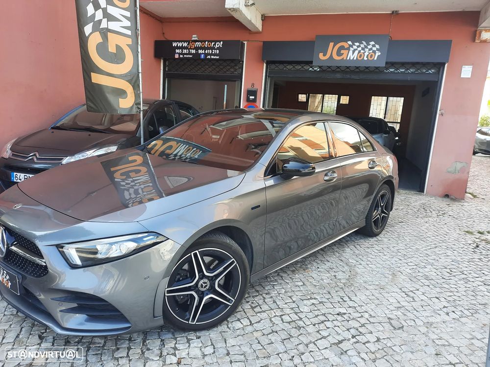 Mercedes-Benz A 250 Limousine e 8G-DCT AMG Line - 3