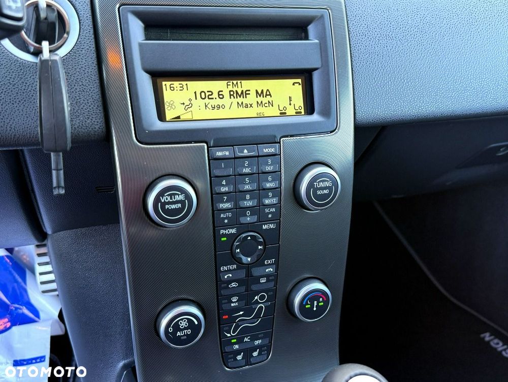 Volvo C30 D2 DRIVe R-Design - 29