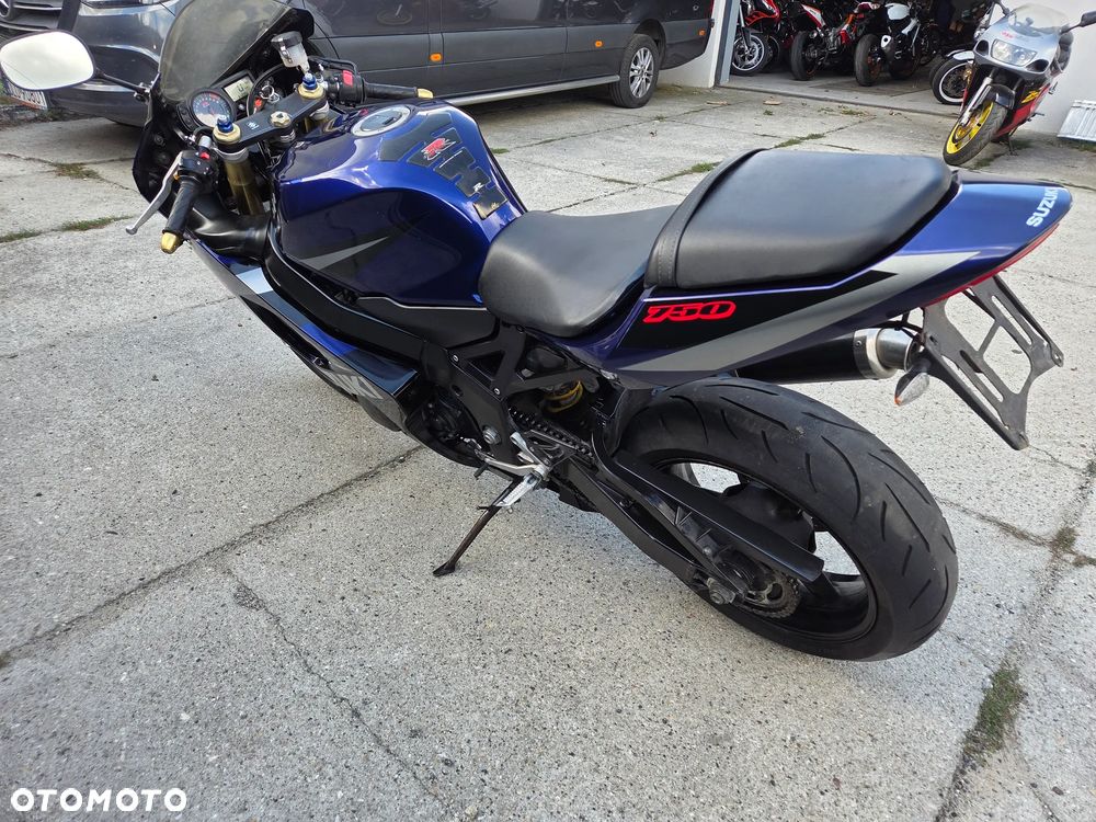 Suzuki GSX-R - 6