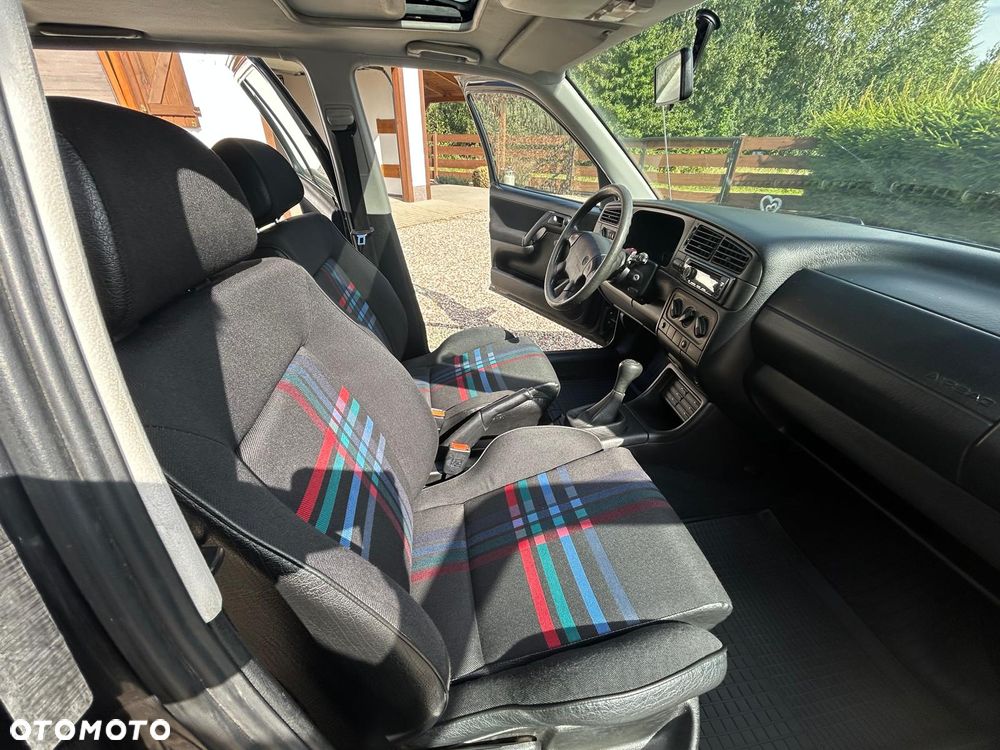 Volkswagen Golf 1.8 GT Special - 12