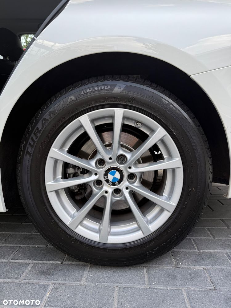 BMW Seria 3 318i - 17