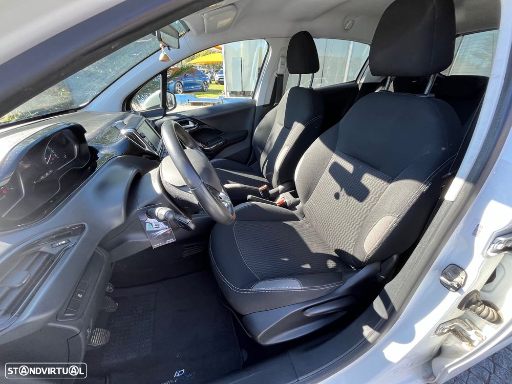 Peugeot 208 1.2 PureTech Active - 23