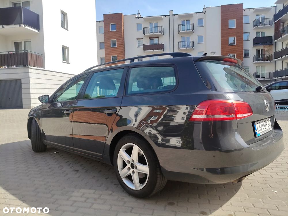 Volkswagen Passat - 4