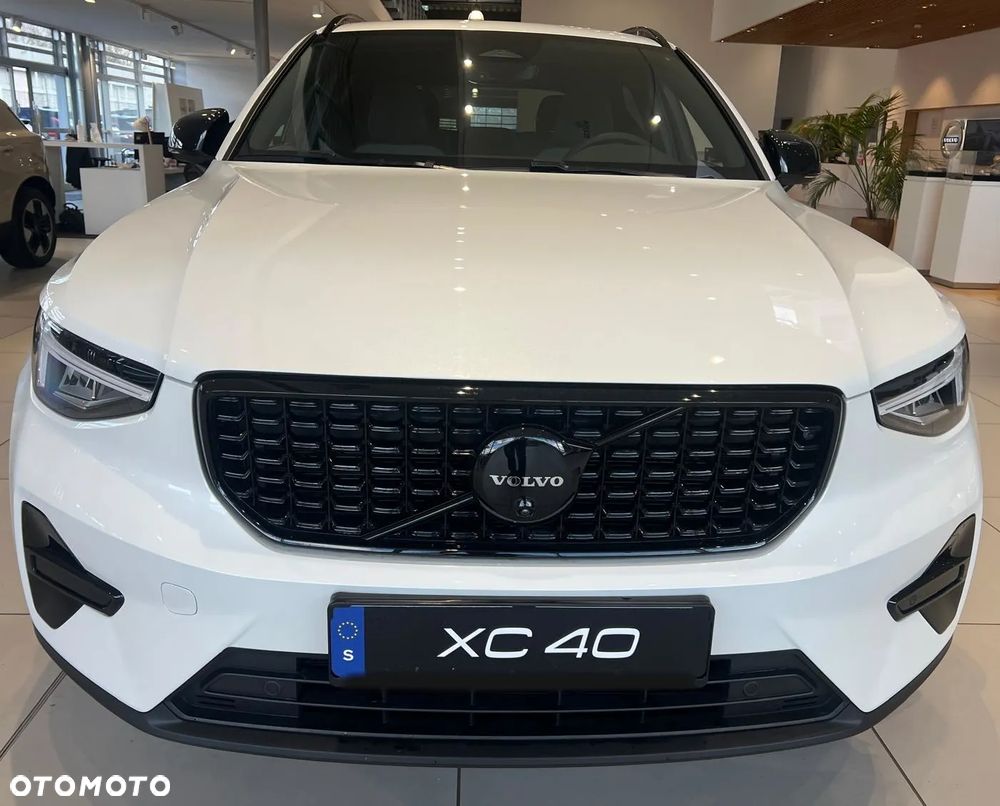 Volvo XC 40 B4 AWD Ultimate Dark - 14