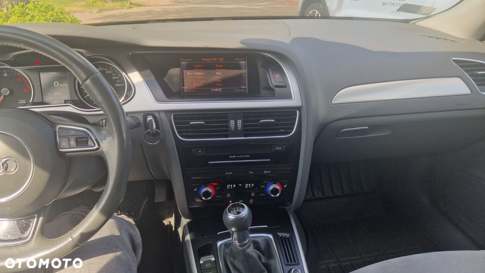 Audi A4 Limousine - 8