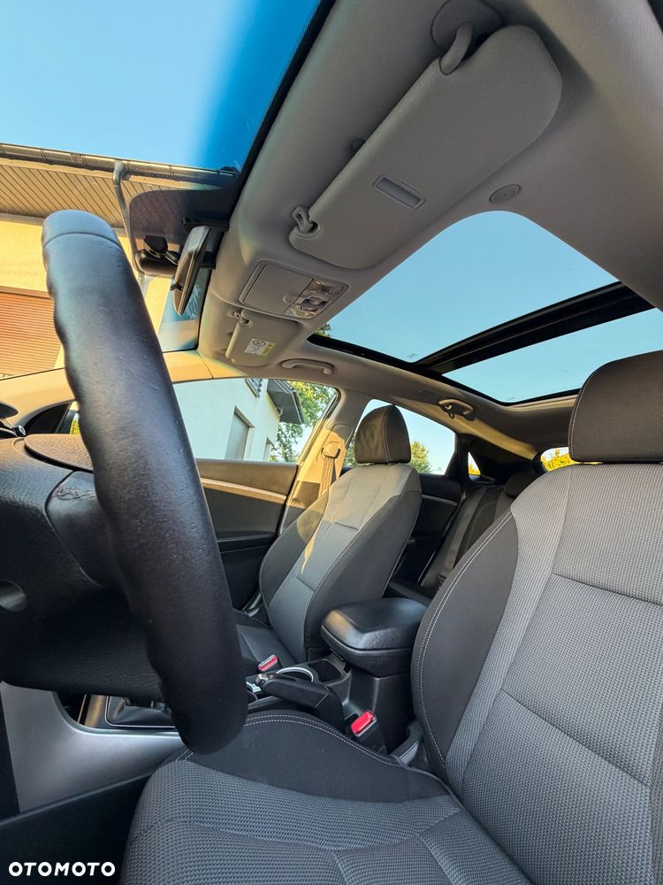 Hyundai i30 blue 1.6 GDI Passion - 18