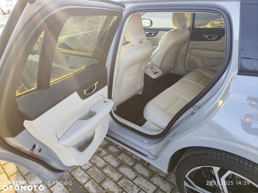 Volvo V60 B4 B Plus Dark - 14