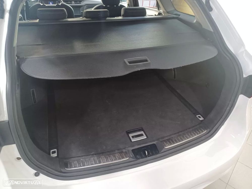 Toyota Avensis Touring Sports 1.6 D-4D Edition-S - 35