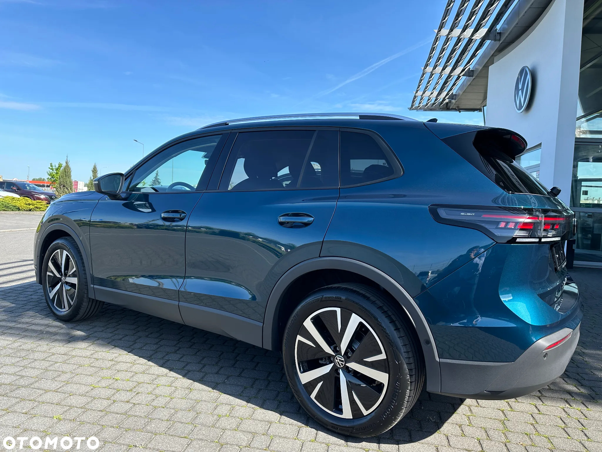 Volkswagen Tiguan - 4