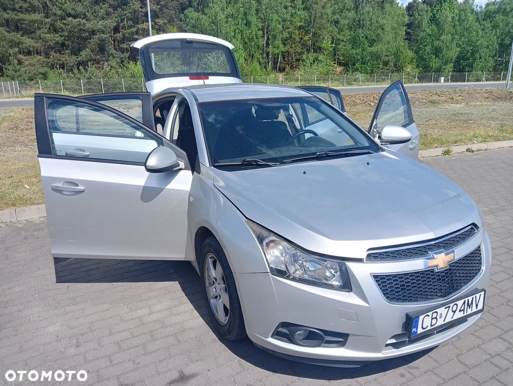 Chevrolet Cruze 1.6 LS+ - 5