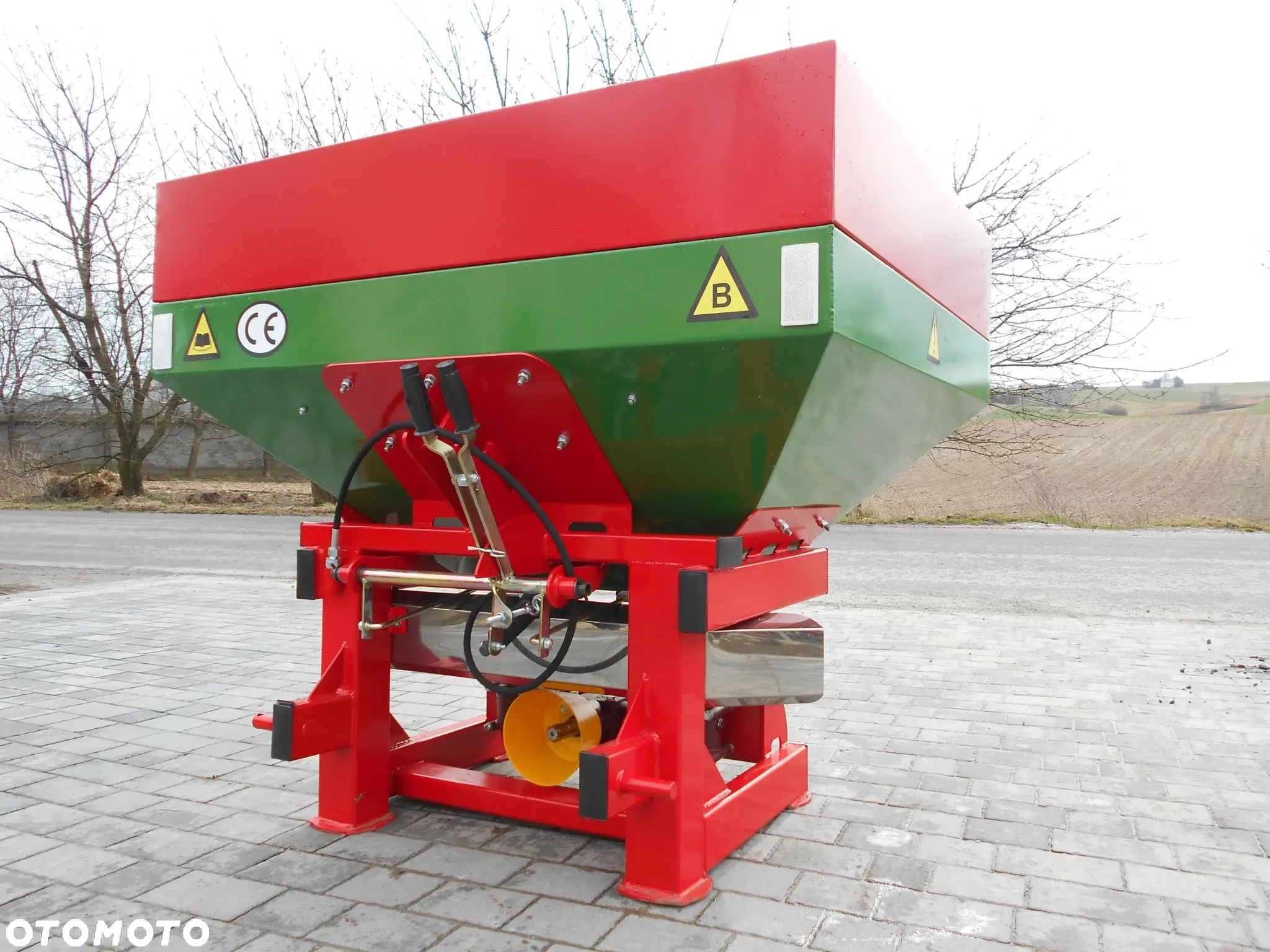 SIEWKA/ Siewnik/ ROZSIEWACZ Nawozów Hydraulika W Standardzie 600L, 800L, 1000L Szerokość Wysiewu 6-24mi 1200L. - 10