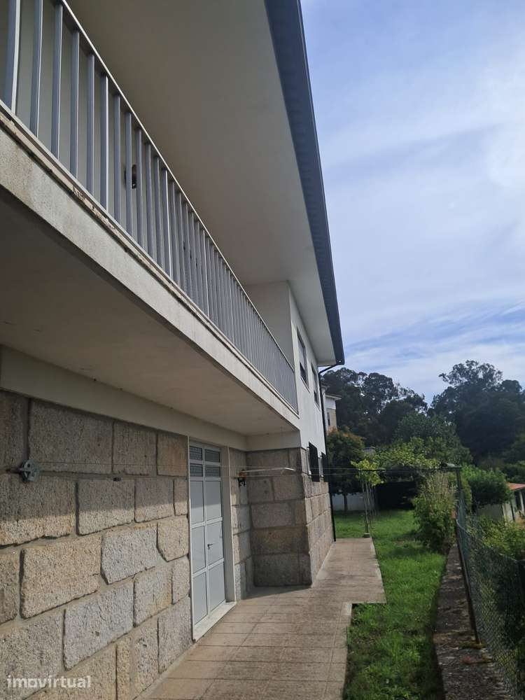 Moradia T3 com logradouro e vista rio-Caminha - Grande imagem: 3/19