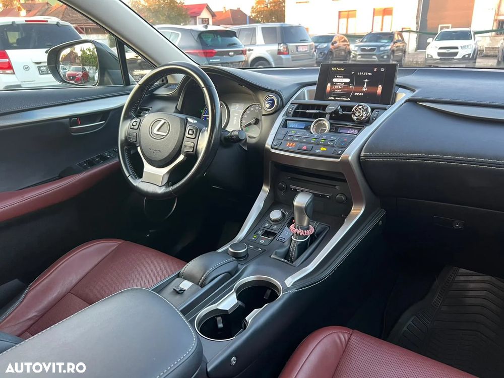 Lexus Seria NX 300h AWD Business Plus - 30