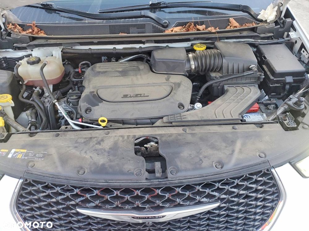 Chrysler Pacifica - 10