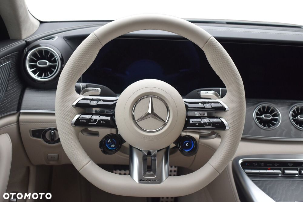 Mercedes-Benz AMG GT - 7