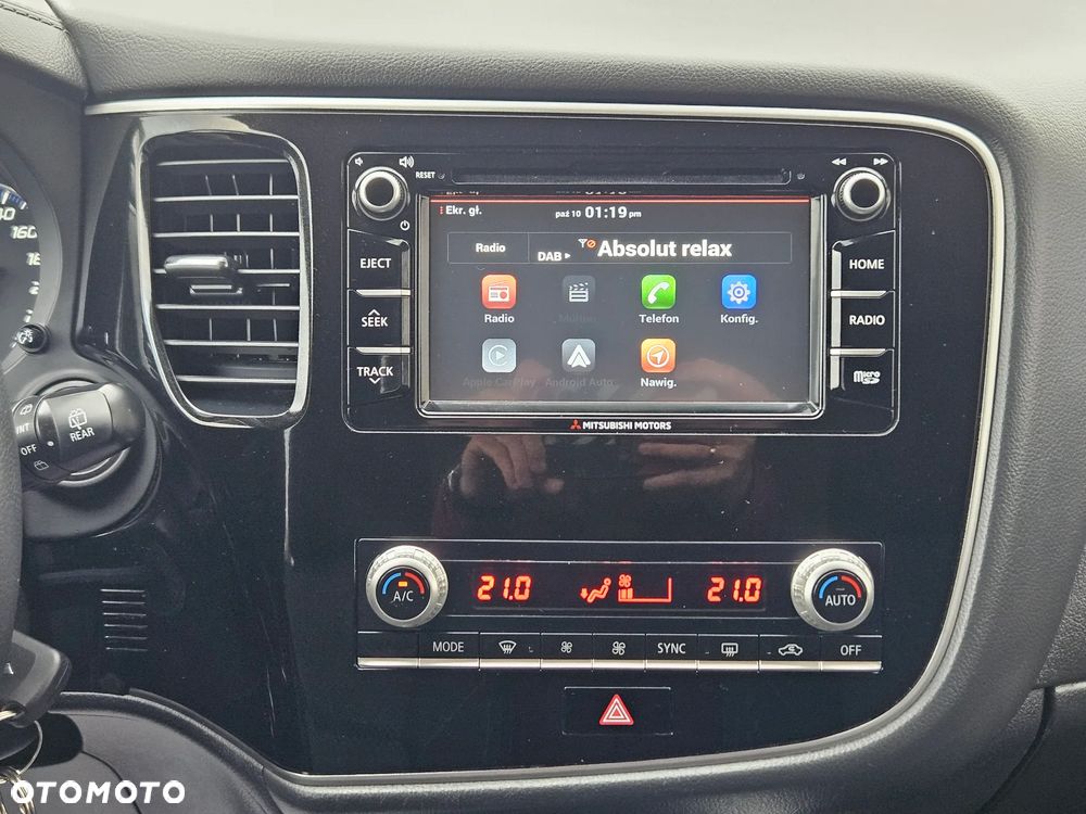 Mitsubishi Outlander 2.0 Invite + 2WD - 32