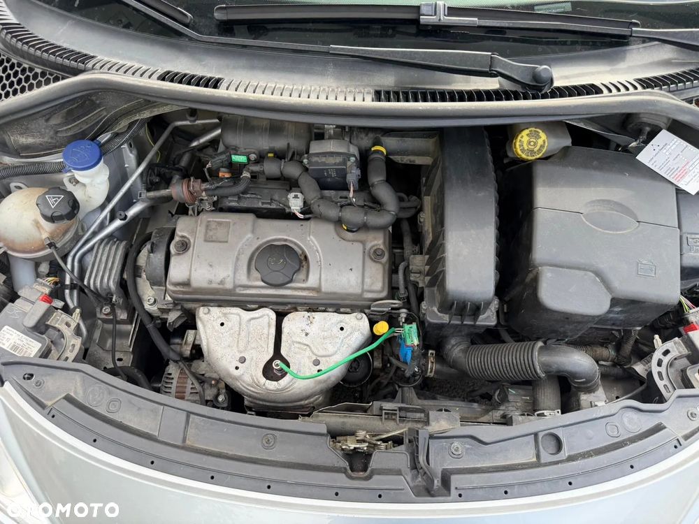 Peugeot 207 - 19