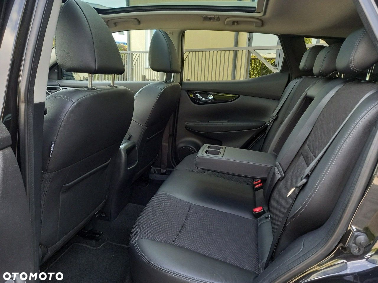 Nissan Qashqai 1.6 dCi Xtronic TEKNA+ - 30